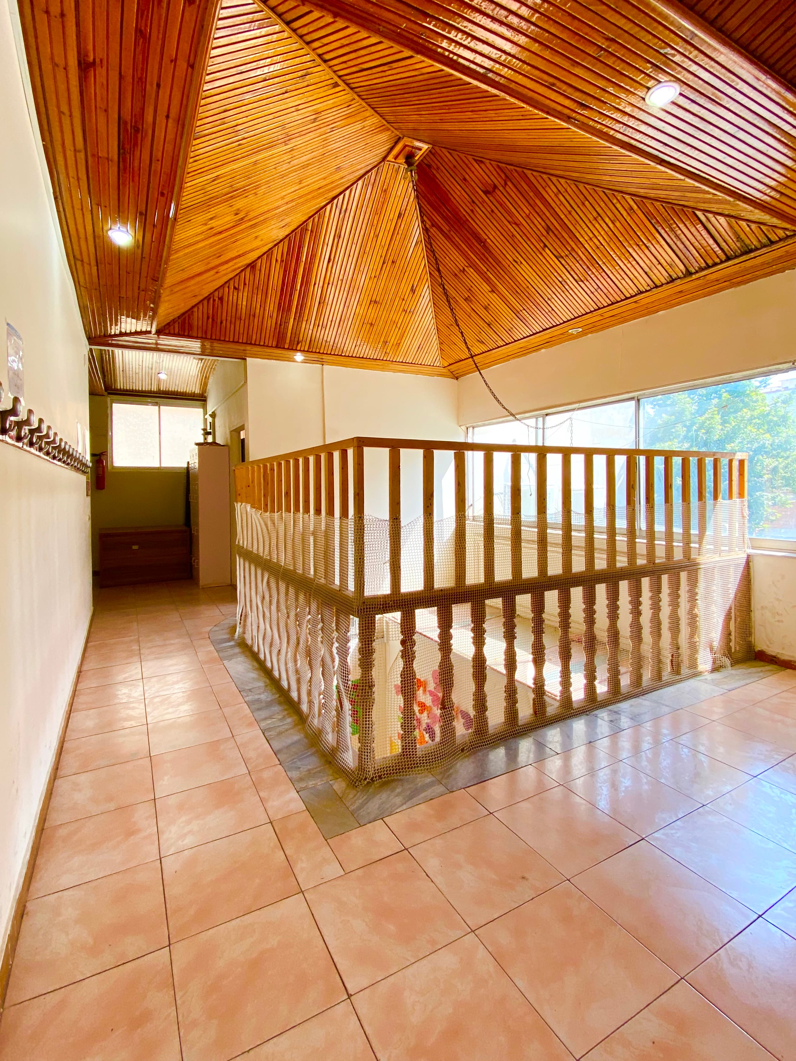 فضای فیزیکی دبستان